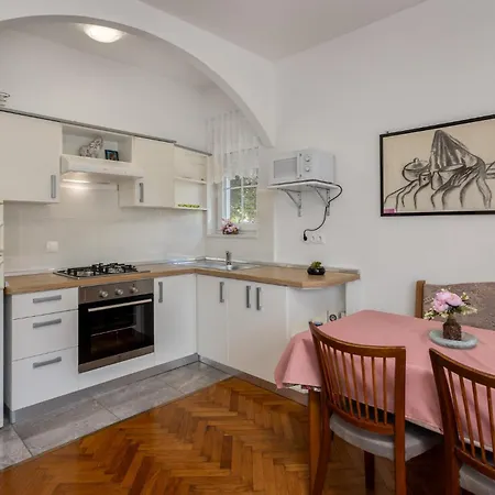 Awesome In With Wifi Apartment Novi Vinodolski