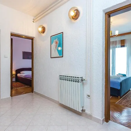 Stunning In דירה